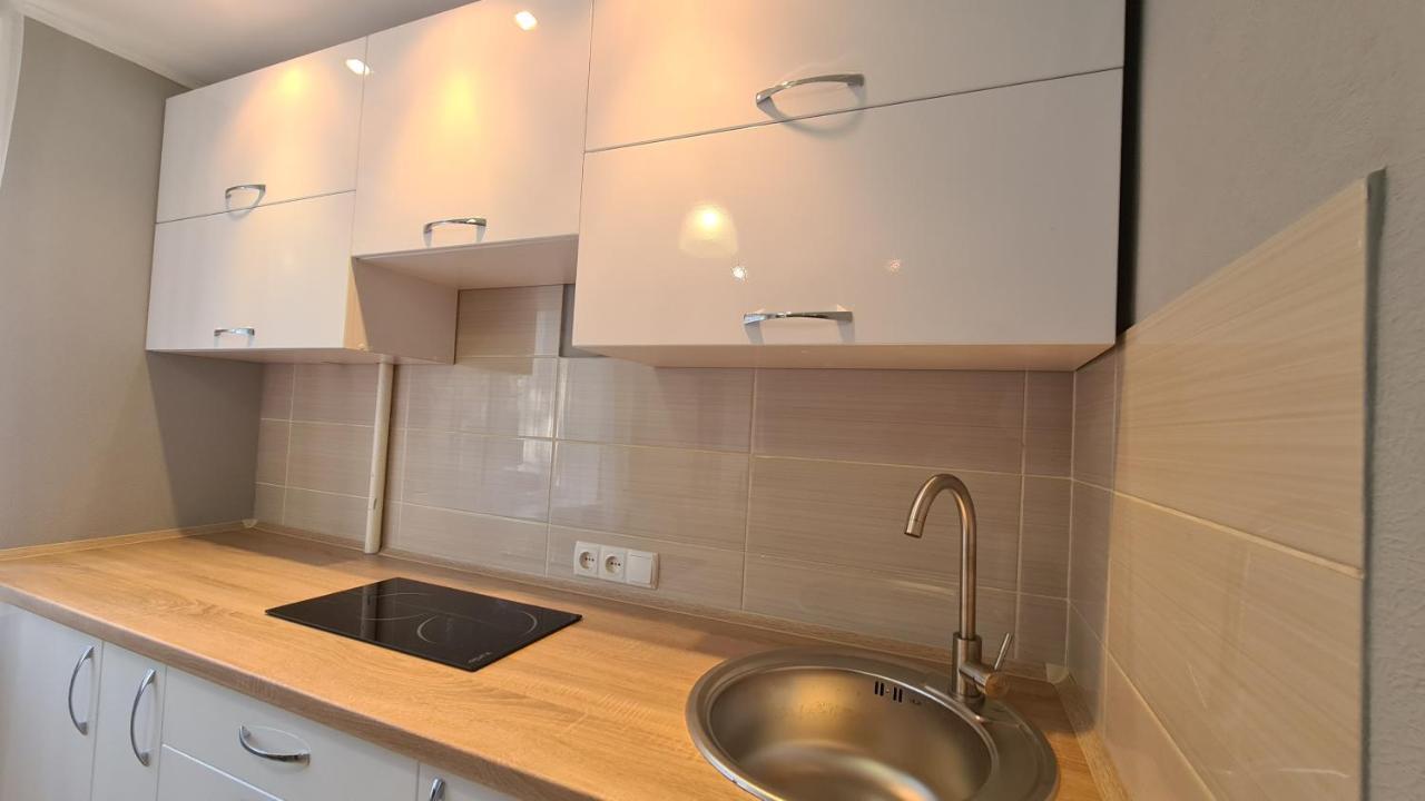 Apartaments On Vulytsia Heroiv Ato 32 Kryvyj Rih Eksteriør billede