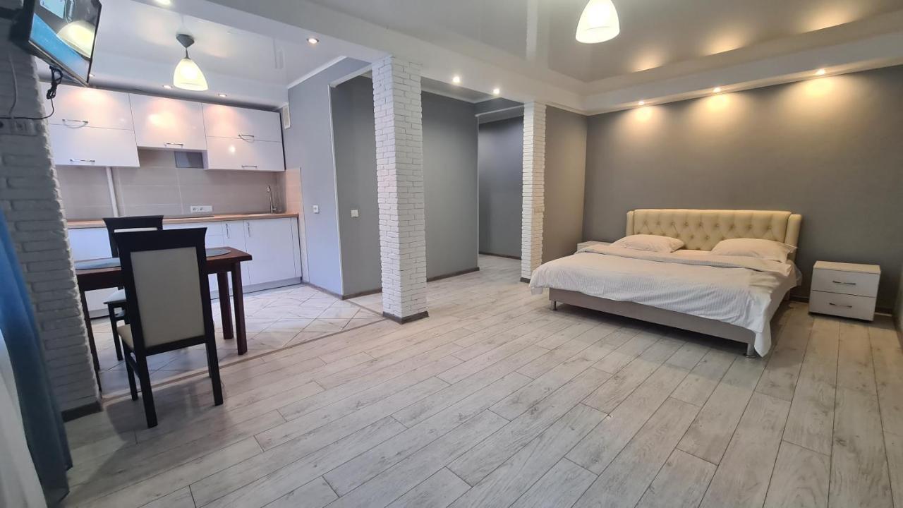 Apartaments On Vulytsia Heroiv Ato 32 Kryvyj Rih Eksteriør billede