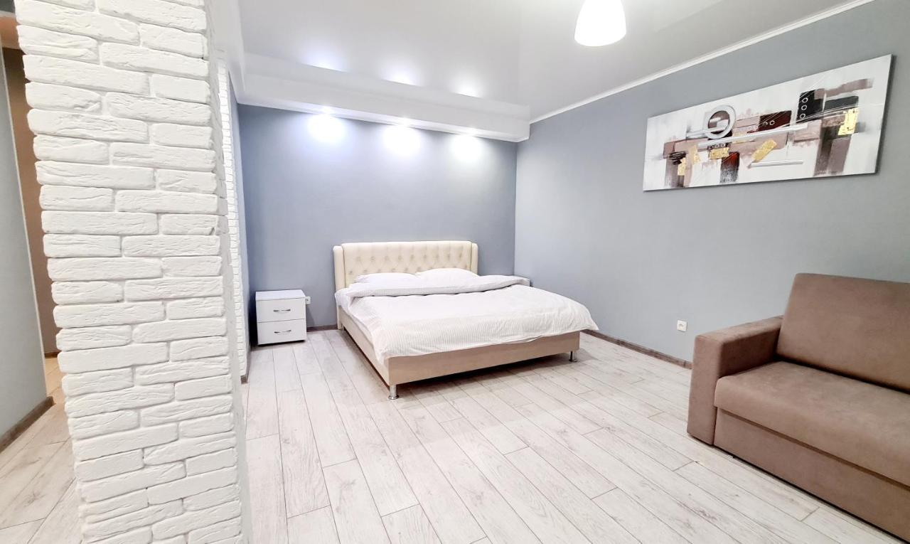 Apartaments On Vulytsia Heroiv Ato 32 Kryvyj Rih Eksteriør billede